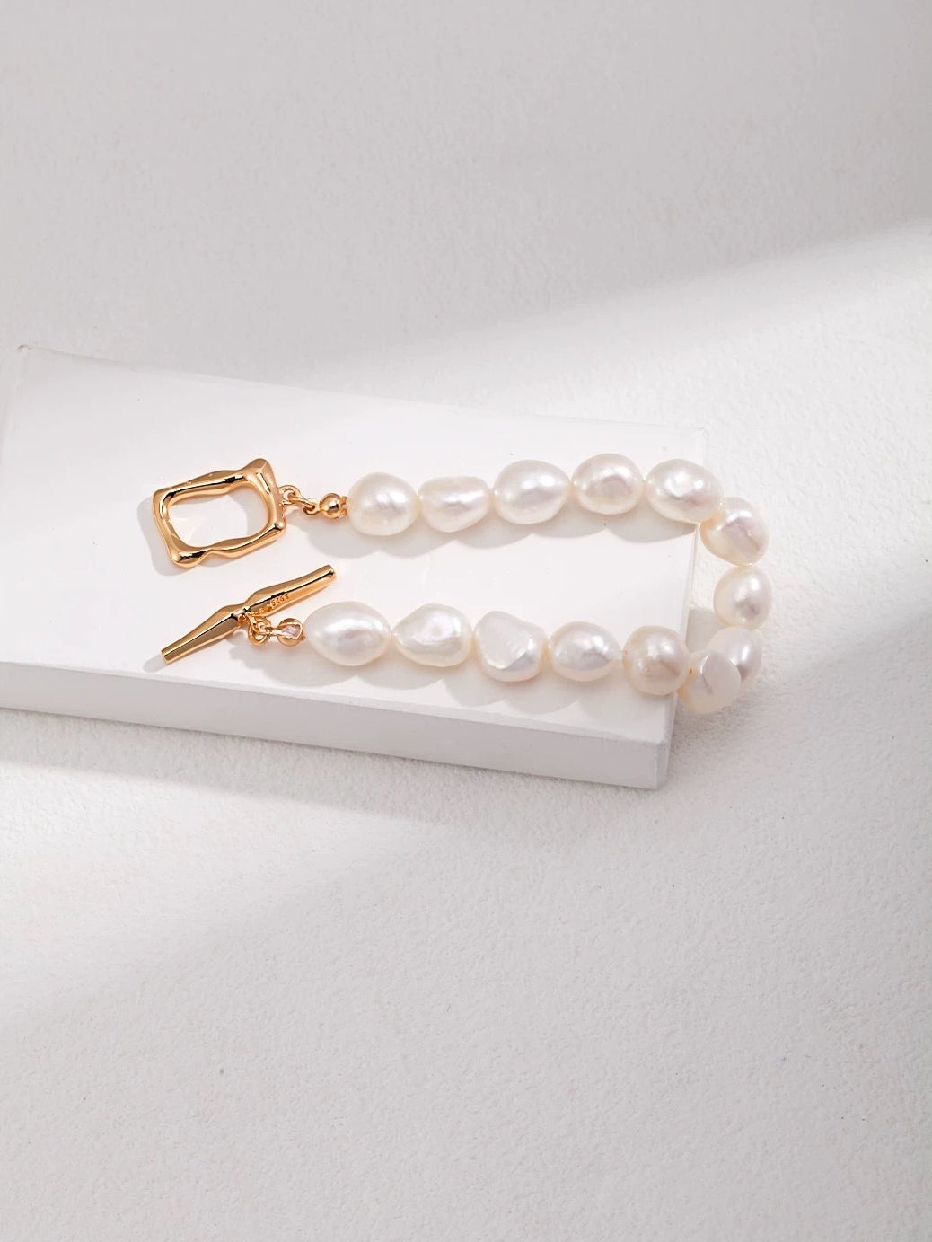 Golden Clasp Baroque Pearl Bracelet gold vermeil and 925 sterling silver bracelet alternate product view 4