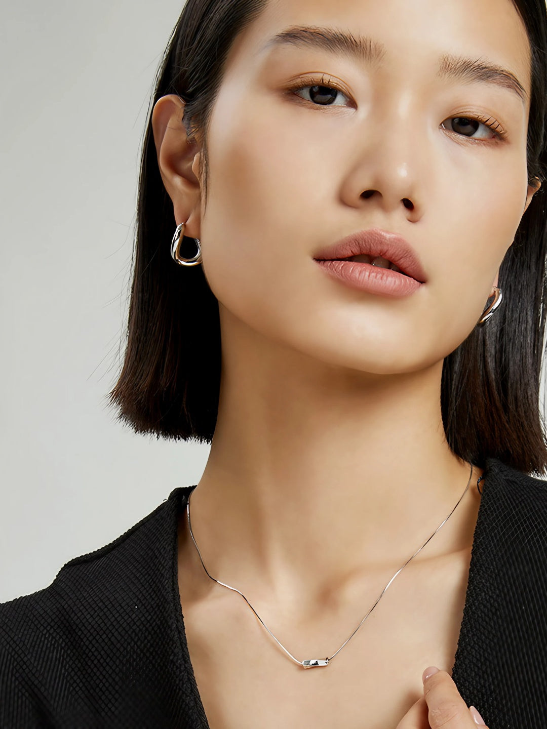 Geometric Edge Hoop Earrings-Earrings-SoulAdorne