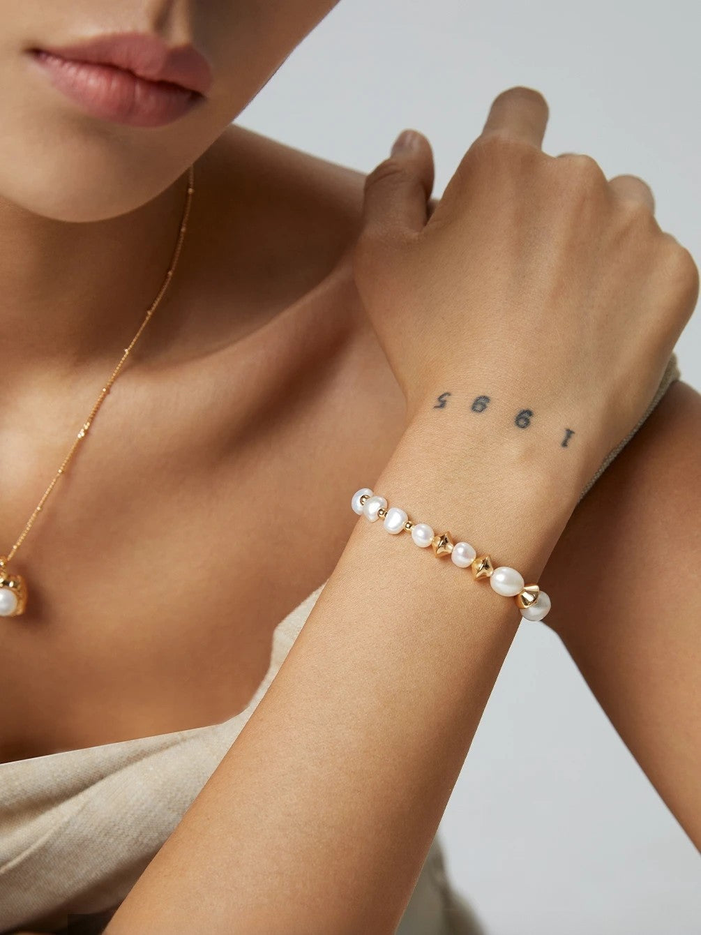 Baroque Luster Bracelet-Bracelets-SoulAdorne