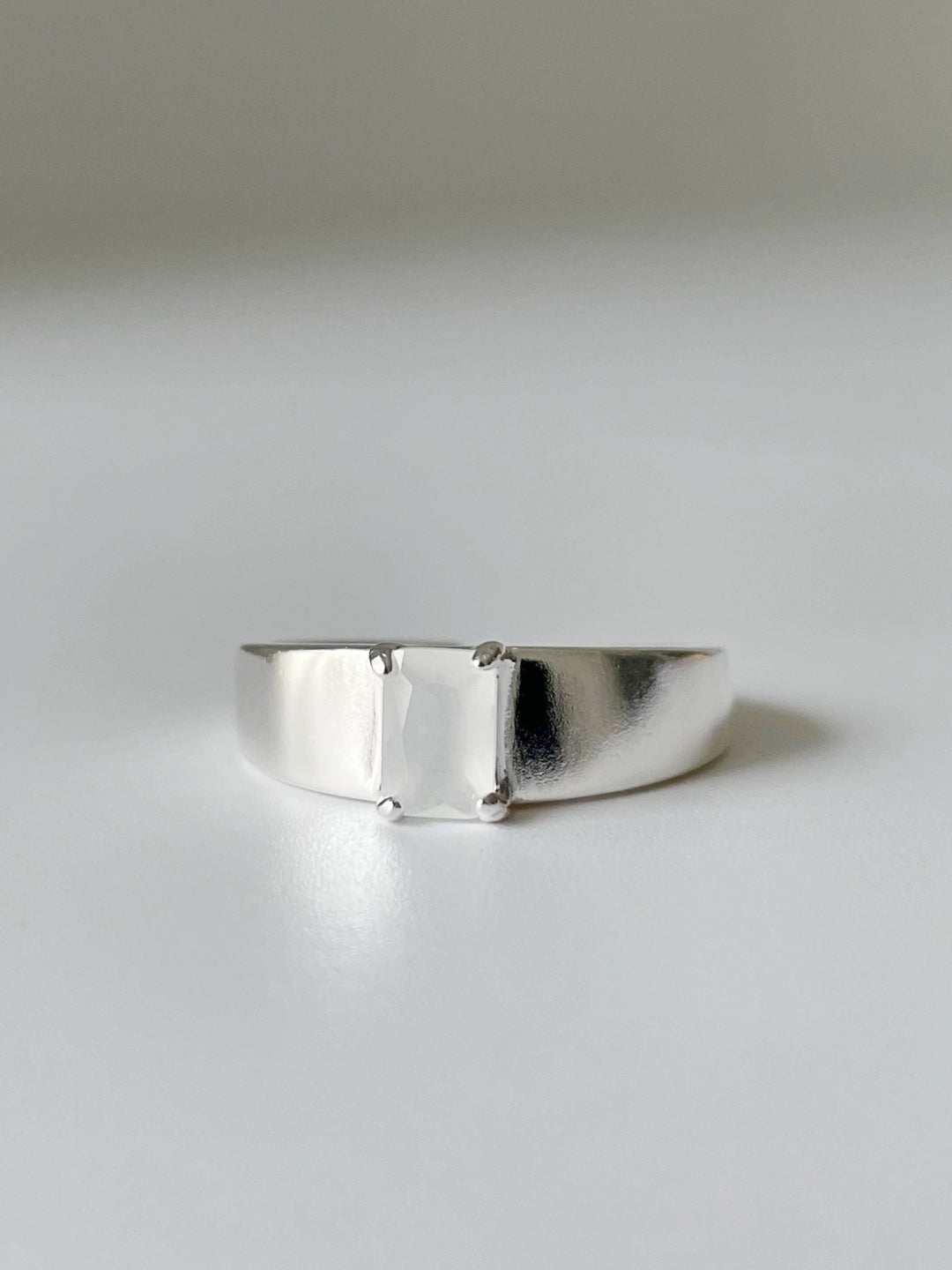 Minimal Gem Accent Ring-Rings-SoulAdorne